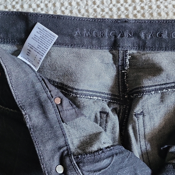 American Eagle 90s Boyfriend Jeans Size 6 Long - Picture 3 of 3